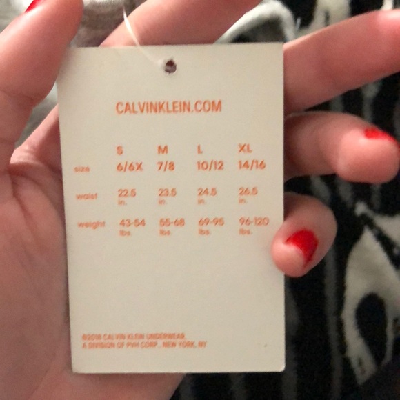 grey & white calvin klein bra - Picture 3 of 4